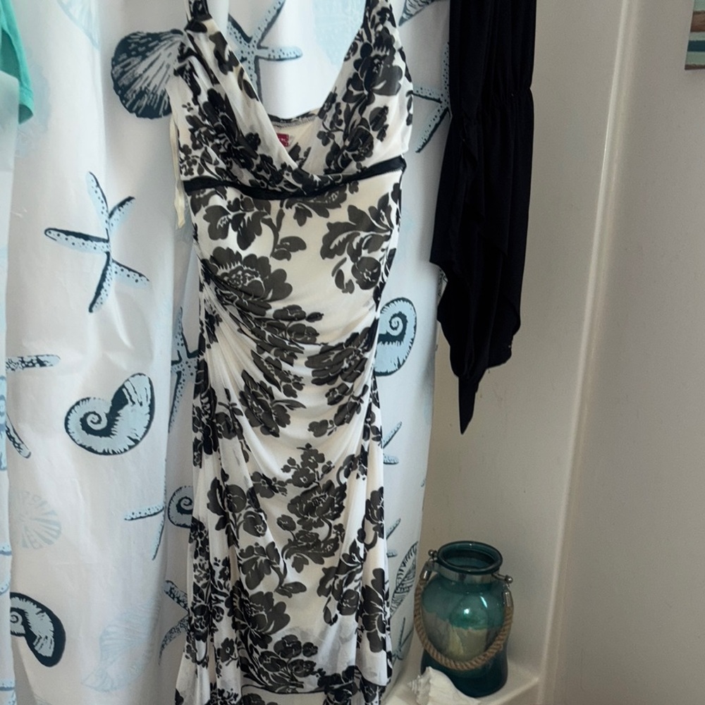 Ruby Rox Black and White Sheath Midi Dress